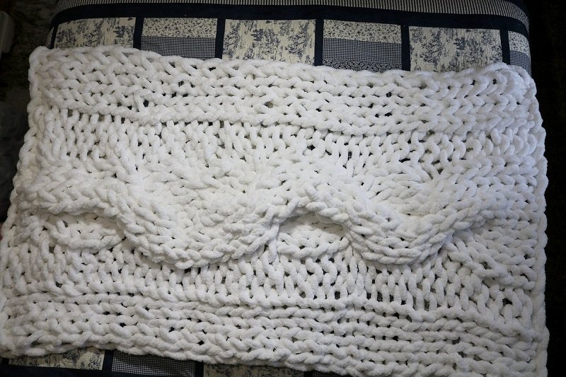 knitted chenille throw cable pattern