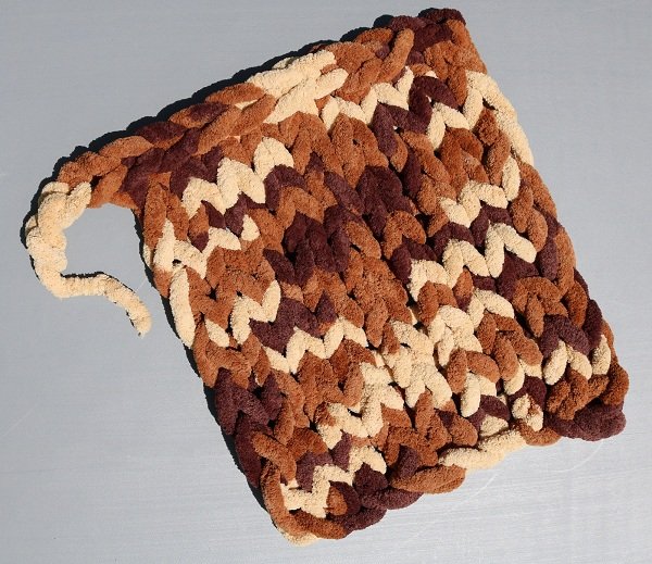 chenille knitted swatch variegated caramel fudge knitted