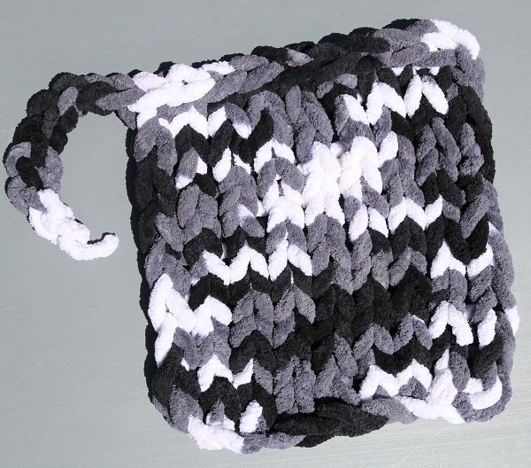 chenille knitted swatch minimalist black and white