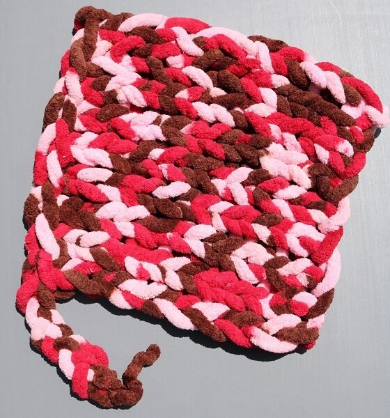 chenille knitted swatch variegated raspberry ripple